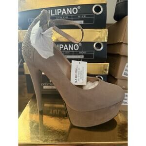 Tulipano Brand beige faux suede cut out platform ankle strap heel size 7